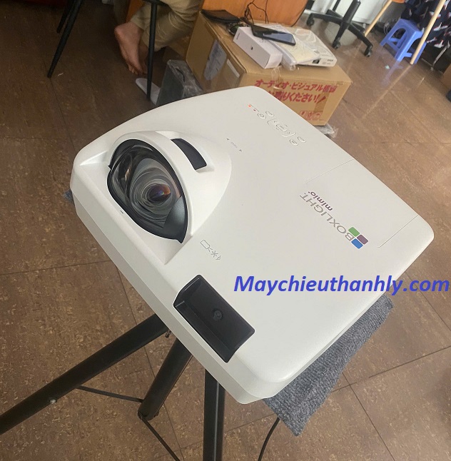 Máy chiếu Boxlight cũ