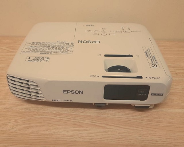 Máy chiếu Epson EB-W28 cũ