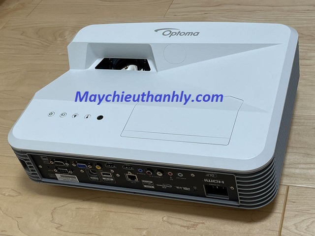 Máy chiếu siêu gần cũ