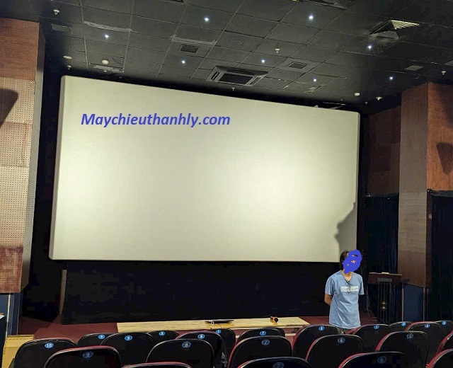 Máy chiếu cũ sáng cao
